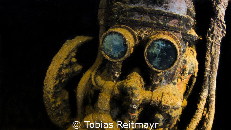 R2D2 portrait, Fujikawa Maru, Truk Lagoon by Tobias Reitmayr 