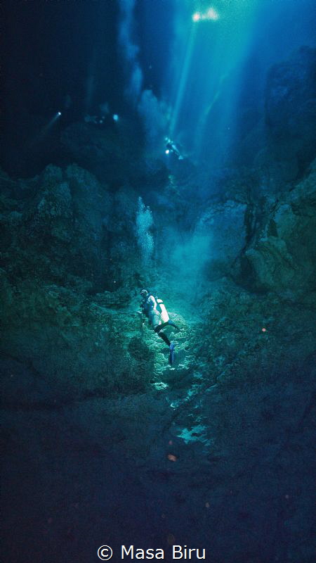 Deep abyss by Masa Biru 
