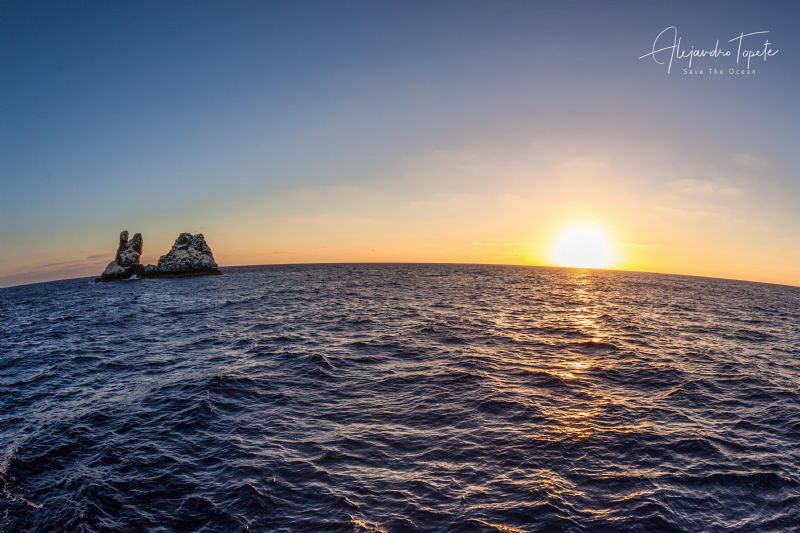 Roca Partida and the sunset, Revillagigedo Islands México by Alejandro Topete 