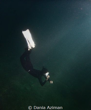 A simple freedive training during our surface interval, s... by Dania Aziman 