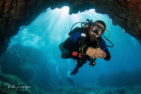 Divers in La Restinga , El Hierro . by Claude Lespagne 
