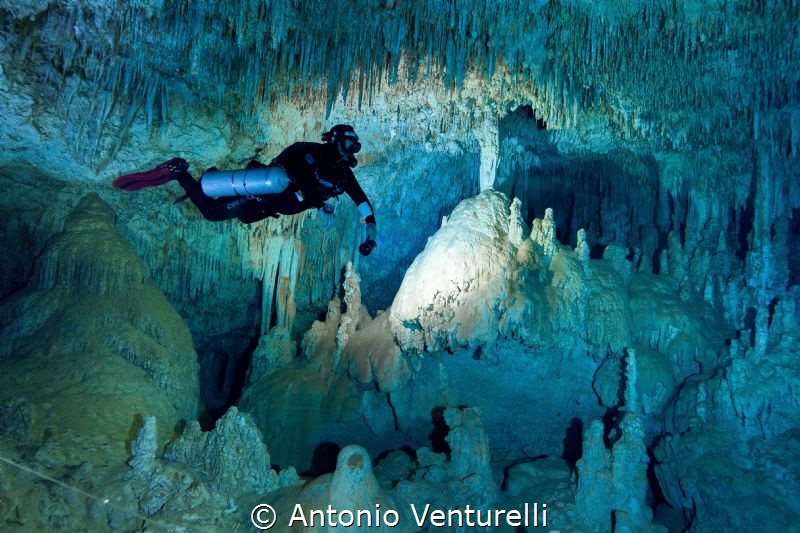 Room of Tears_Zacil Ha,Tulum_2021
(Canon14mm,t1/50,f/7.1... by Antonio Venturelli 