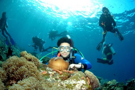 bunch of friend in Tulamben by Iman Brotoseno 