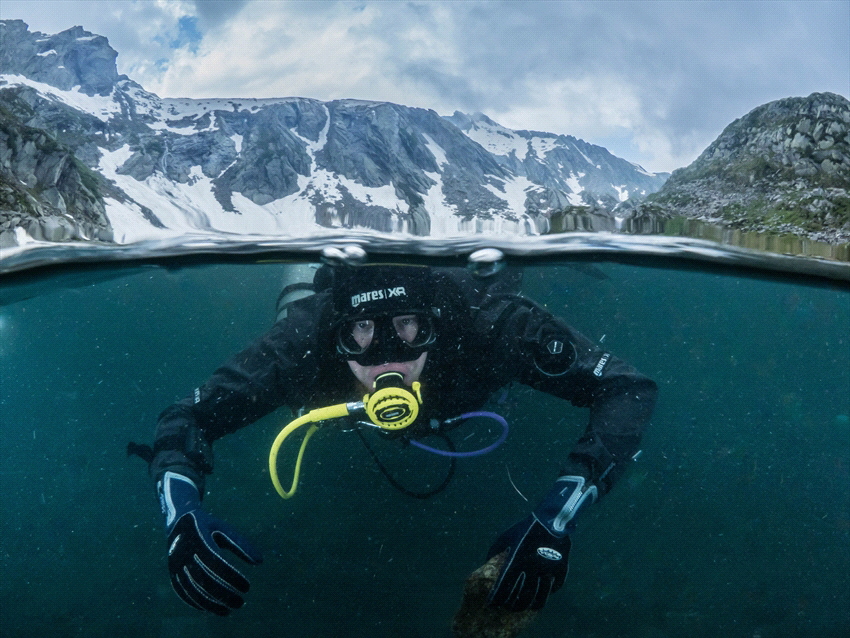 Diving in Lago Sassolo. Very cold and over 2000m height. by Brenda De Vries 