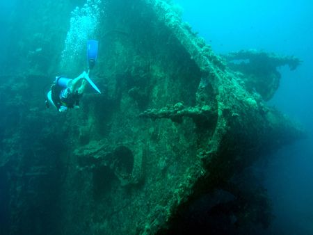 Bow of Toa Maru 2 . D70 on manual settings by Karl Svendsen 