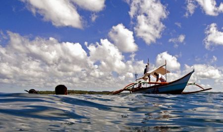 waiting for a pick up.donsol,philippines. by Parvin Dabas 