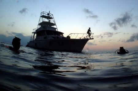 Waiting for pick-up. Photo taken off Orchid Island, Taiwan. by Steve Kuo 