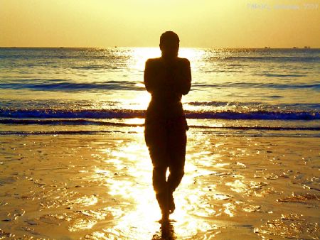 coming from the light....
taken at Koh Chang/Thailand wi... by Patrick Neumann 