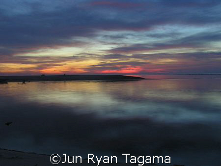 "Dramatic Sunset", taken at White Island, Camiguin, Phili... by Jun Ryan Tagama 