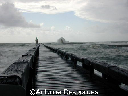 Easter gust of wind in Biscaye gulf by Antoine Desbordes 