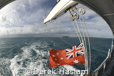 Leaving the Lowe islands. D200, 10.5mm. by Derek Haslam 