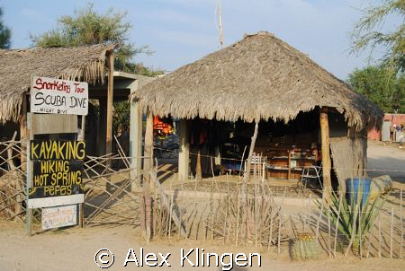 Cabo Pulmo dive shop, great diving. by Alex Klingen 