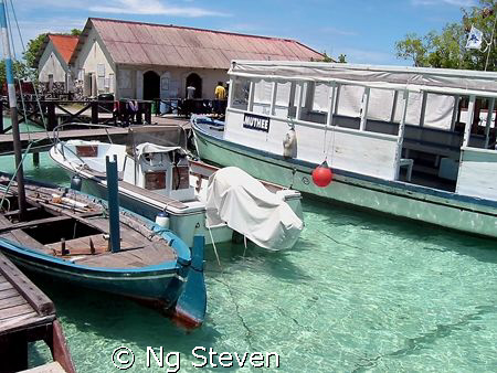 Quiet Sunday afternoon by Ng Steven 