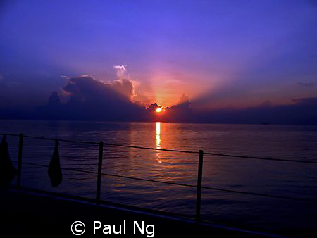 Romance Sunset In Ocean. Taken with compact camera Canon A95 by Paul Ng 