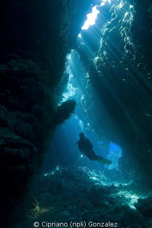 St. Jhons Caves. Amazing light efects by Cipriano (ripli) Gonzalez 