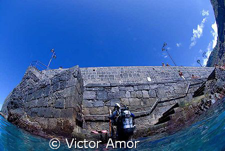 Floating pier by Victor Amor 