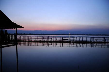 Looking out over the bay at night. Nikon D300 by Andrew Macleod 