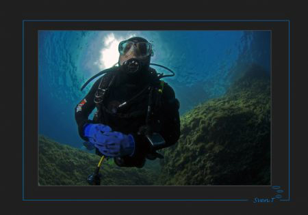 Cedric exploring the Medes Island by Sven Tramaux 