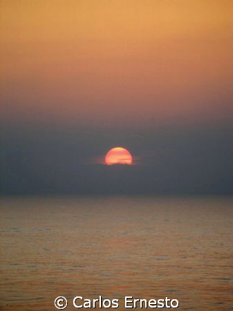 Sunset in the Atlantic.
Olympus C-7070 by Carlos Ernesto 