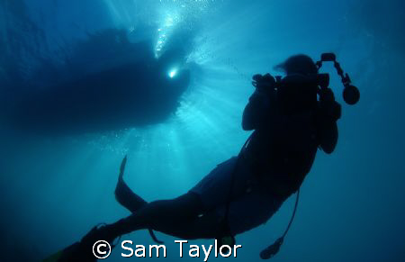 diver silhoutte, Miil channel feb. 2008 by Sam Taylor 