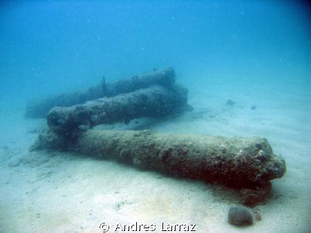 THE SANTA MARIA CANNONS> by Andres Larraz 