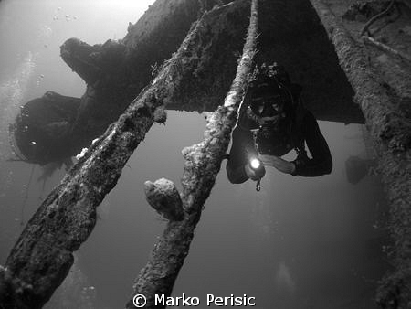 Diving the Salem Express by Marko Perisic 
