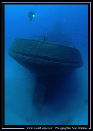 Caroline my wife diving the Rosy on Malta Island... Que d... by Michel Lonfat 