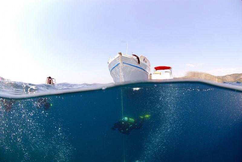 descending at a small island near Kosara by Andy Kutsch 