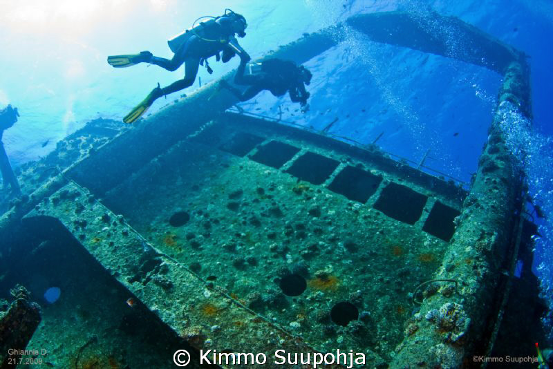 Divers at Ghiannis D. by Kimmo Suupohja 