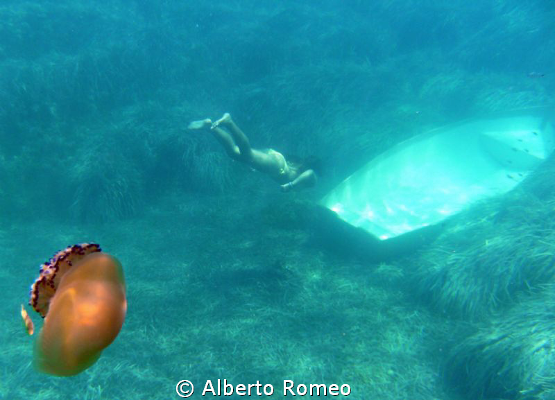 Discovery and exploration of the "wreck" :-;
Shot yester... by Alberto Romeo 