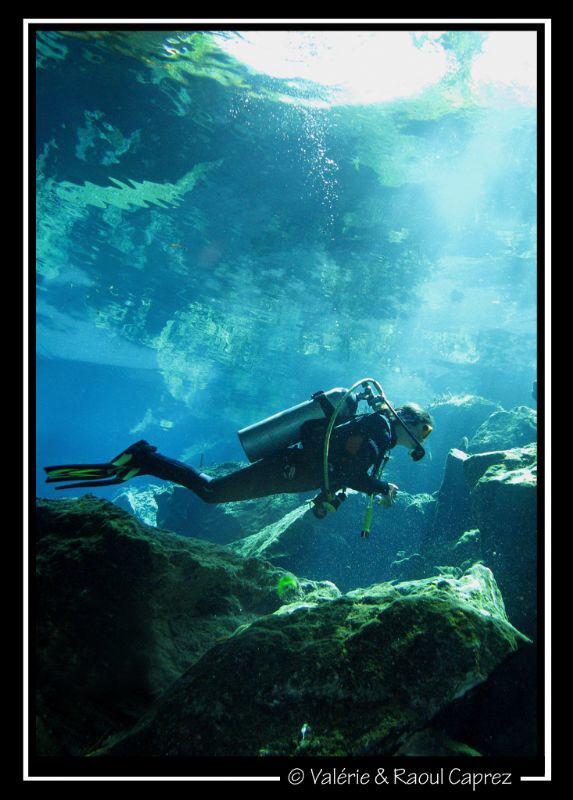 Taken in a cenote (Yucatan) with a Canon G9. by Raoul Caprez 