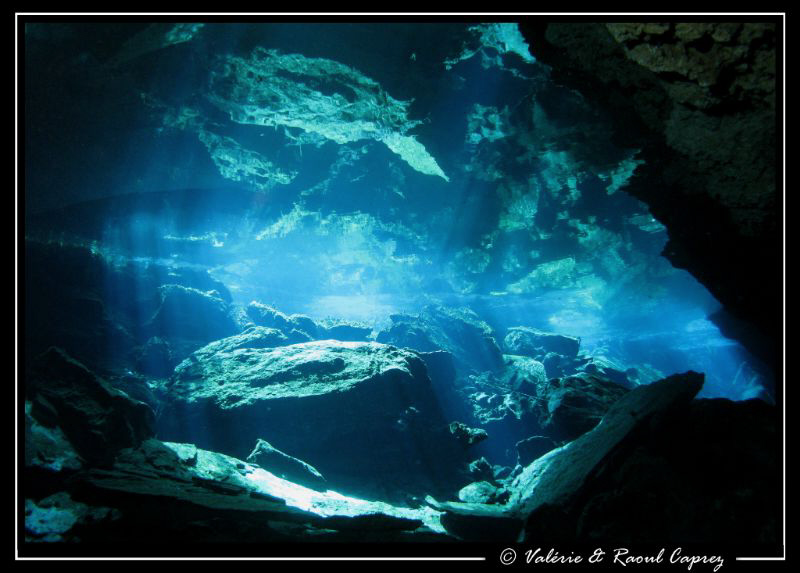 Like in a cathedral. Picture taken with a Canon G9 in a c... by Raoul Caprez 