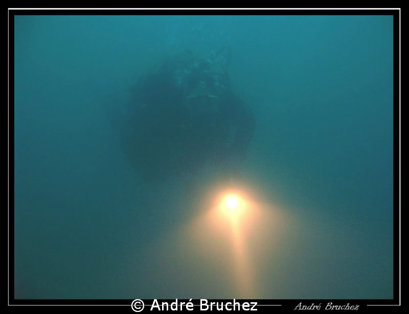 les Iles par mauvaise visibilité ! by André Bruchez 