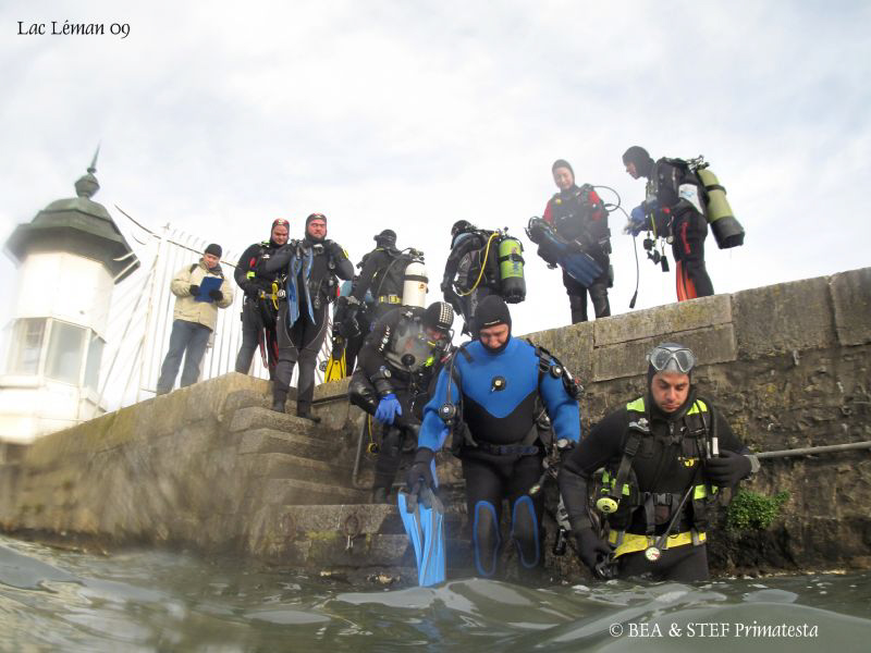 The "club subaquatique de Vernier" ready to dive in Genev... by Stéphane Primatesta 