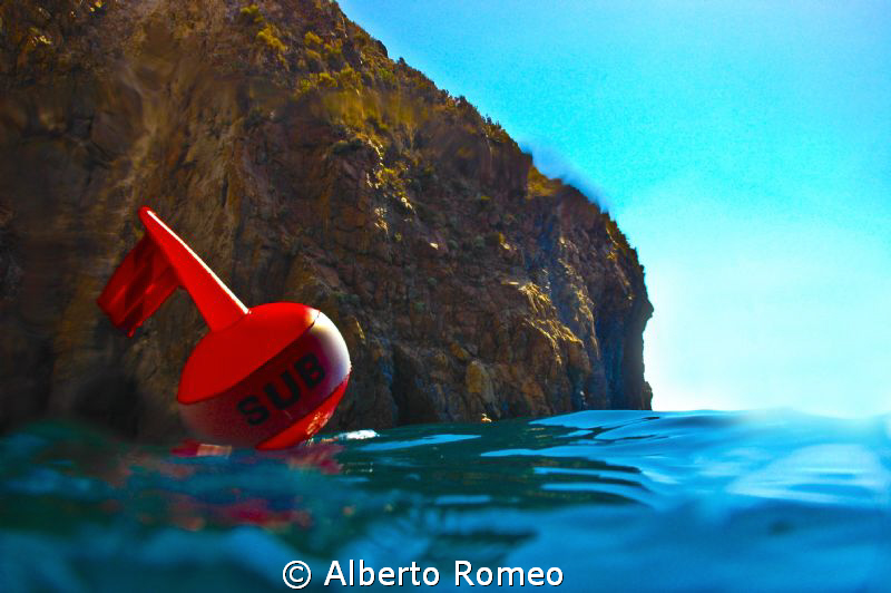 DIVER BELOW !! by Alberto Romeo 