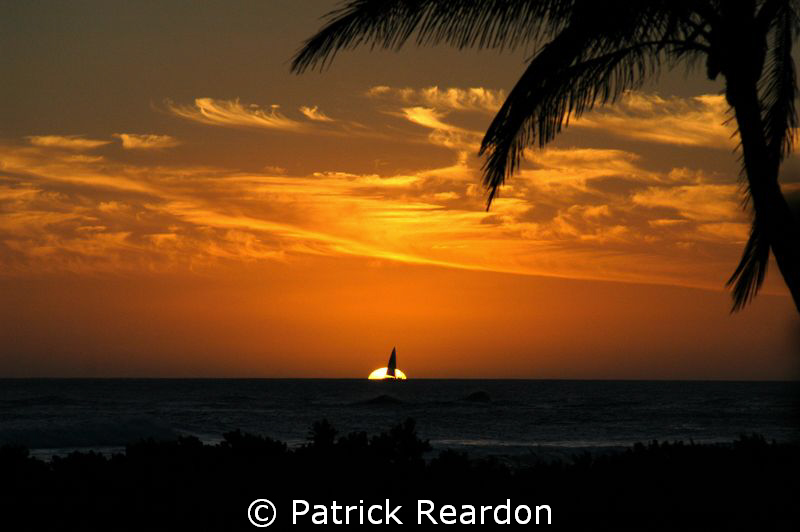 Sunset on Kawaii, out behind Brenneke's restaurant. by Patrick Reardon 