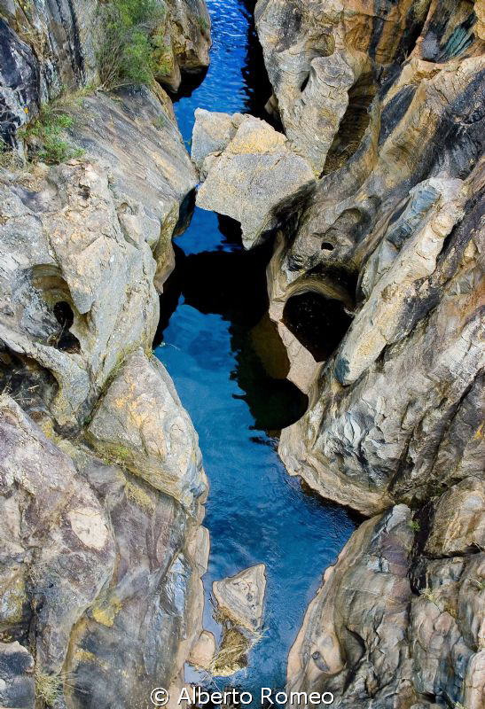 Canyon of river in 'Mpumalanga. by Alberto Romeo 