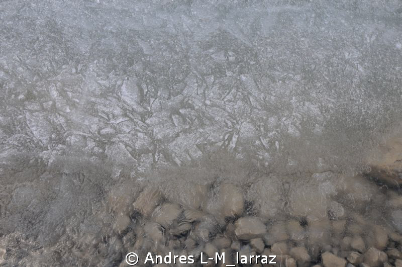 ICE DIVE! by Andres L-M_larraz 