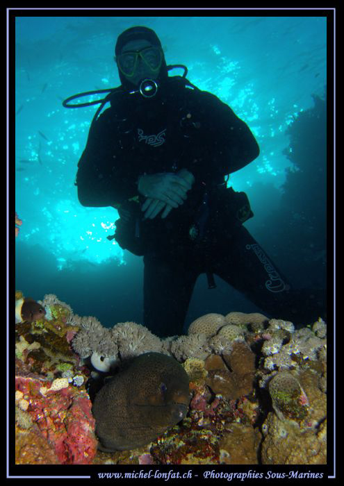 My friend Stephane watching a big Muray.... Que du bonheu... by Michel Lonfat 