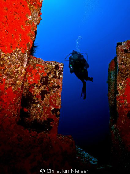 Atlantis
One of the splendid volcanic rockformations and... by Christian Nielsen 