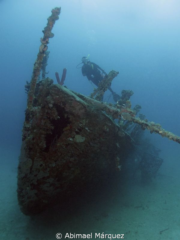 Ive at Fearless Wreck by Abimael Márquez 