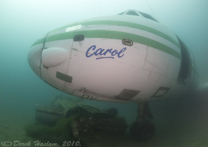 Plane wreck. D3, 16mm. by Derek Haslam 
