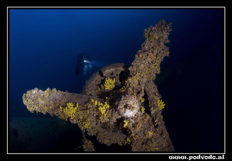 Boeing B-17 G on -70 m near Island Vis by Miro Polensek 
