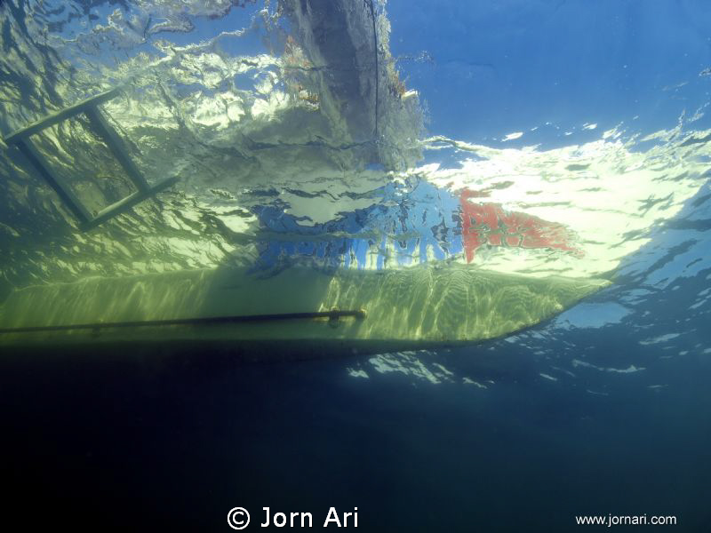 Our dayboat seen from below.
more photos: www.jornari.co... by Jorn Ari 