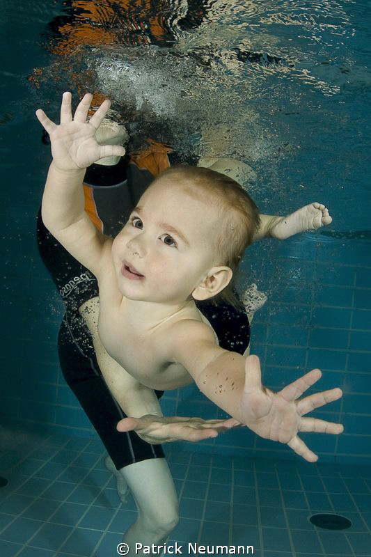 baby flight by Patrick Neumann 