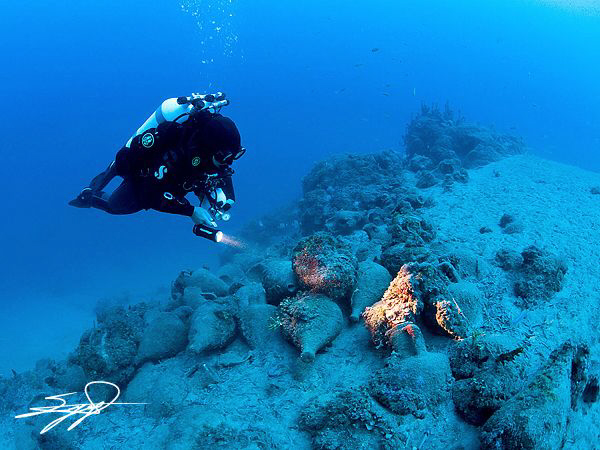 Ancient shipwreck cargo. by Nicholas Samaras 