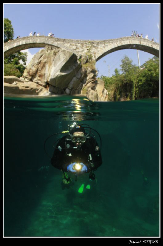 Our week-end expedition to the Verzasca :-D - buddy Pili ... by Daniel Strub 
