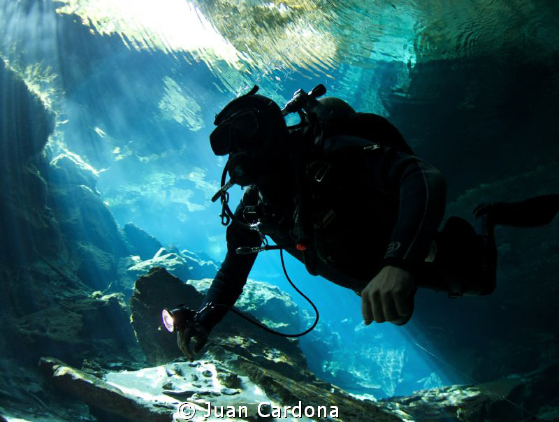 Full Cave diver by Juan Cardona 