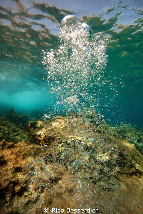 "Just Bubbles". CANON 40D with Sigma 10-20mm, magic filte... by Rico Besserdich 