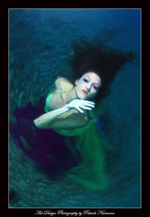 Fashion & Nudity by Patrick Neumann 
